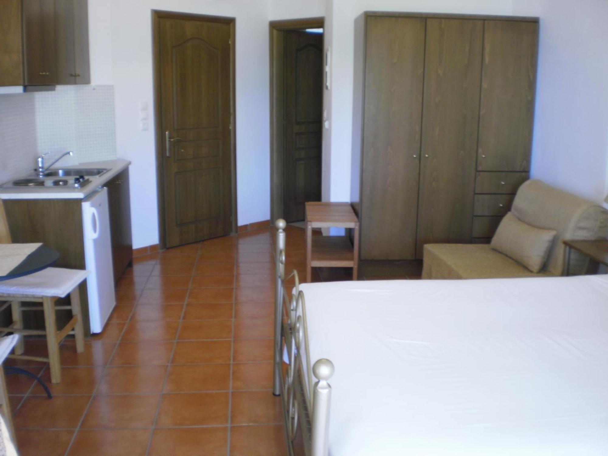 Kasimis Apartment Kyparissia Exterior photo