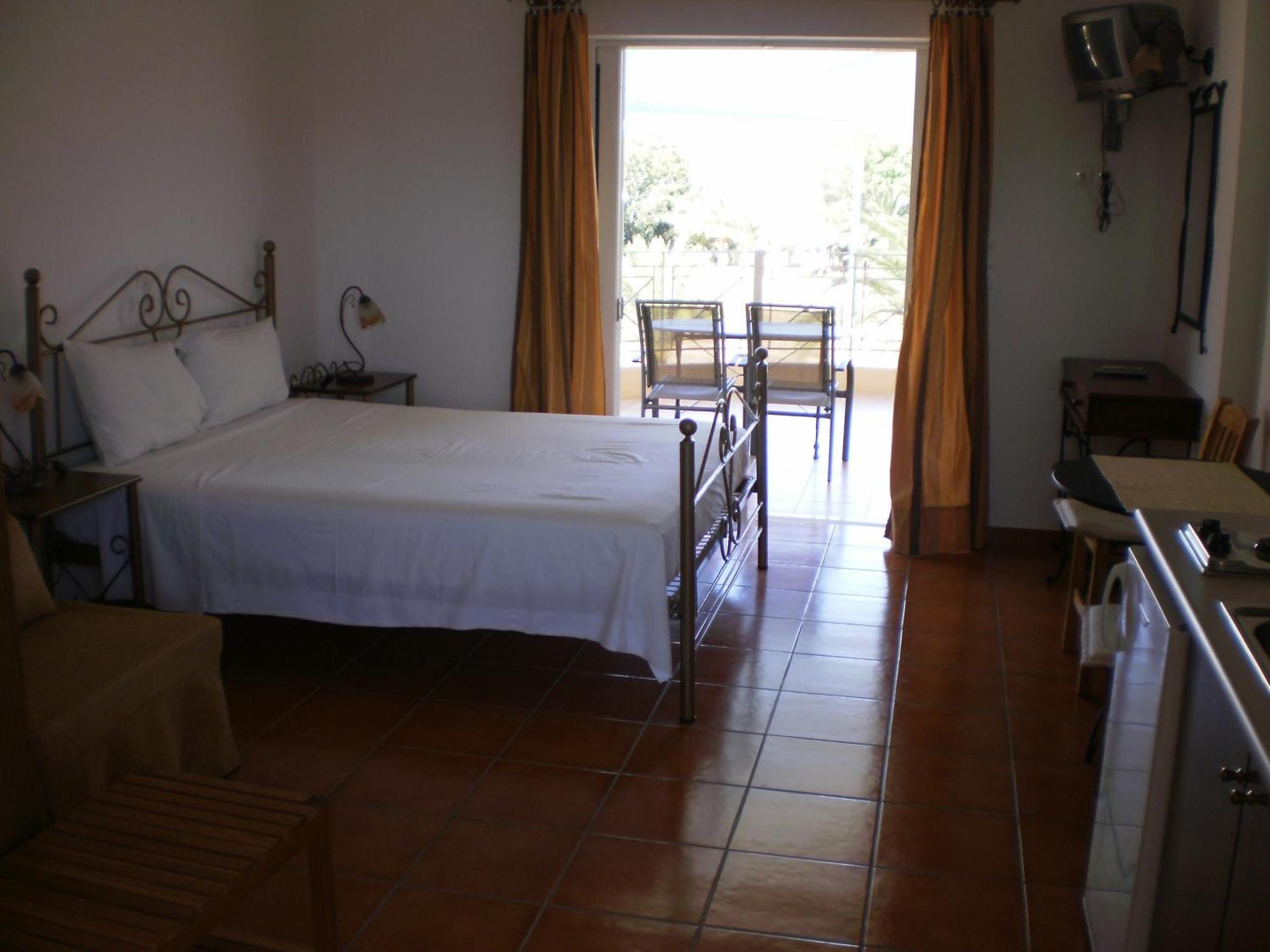 Kasimis Apartment Kyparissia Exterior photo
