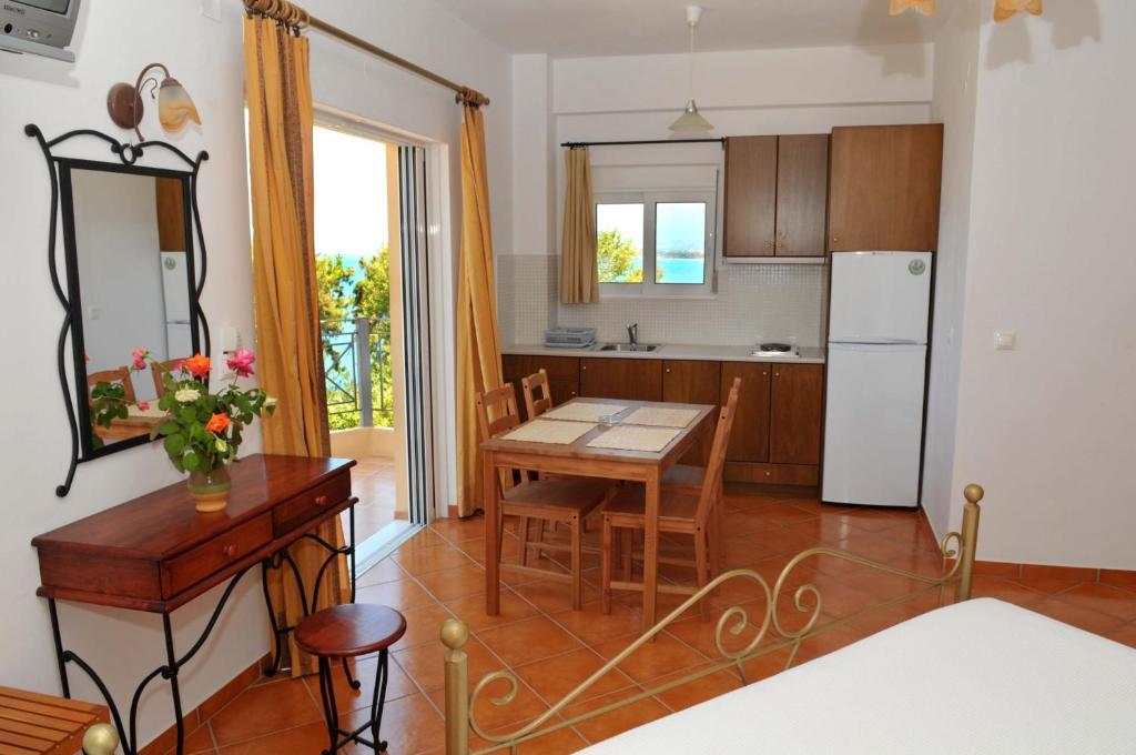 Kasimis Apartment Kyparissia Exterior photo