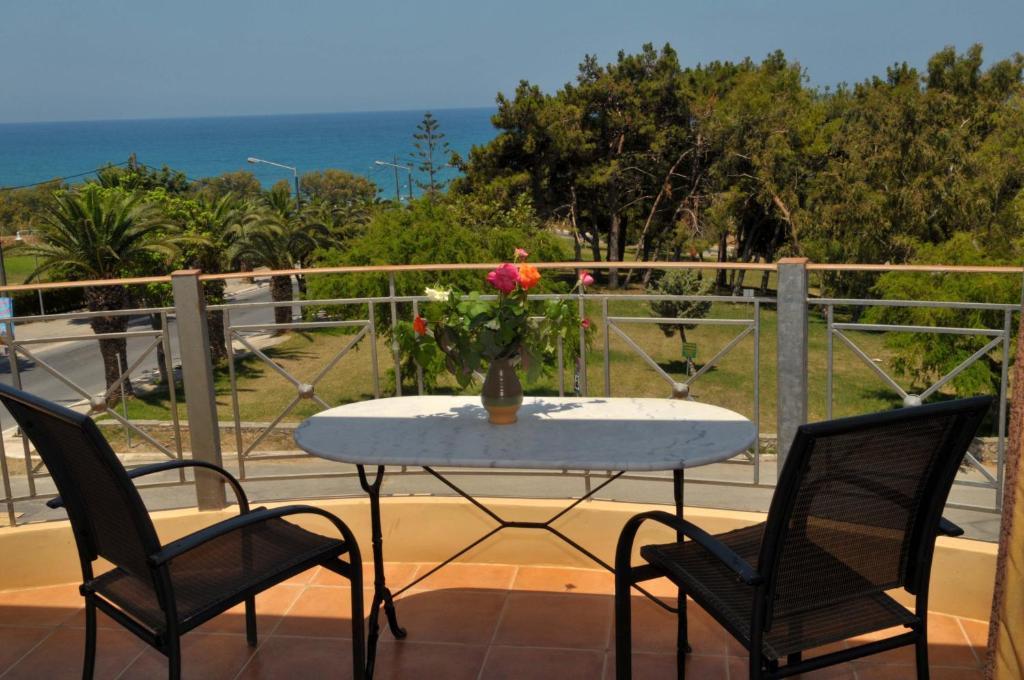 Kasimis Apartment Kyparissia Exterior photo